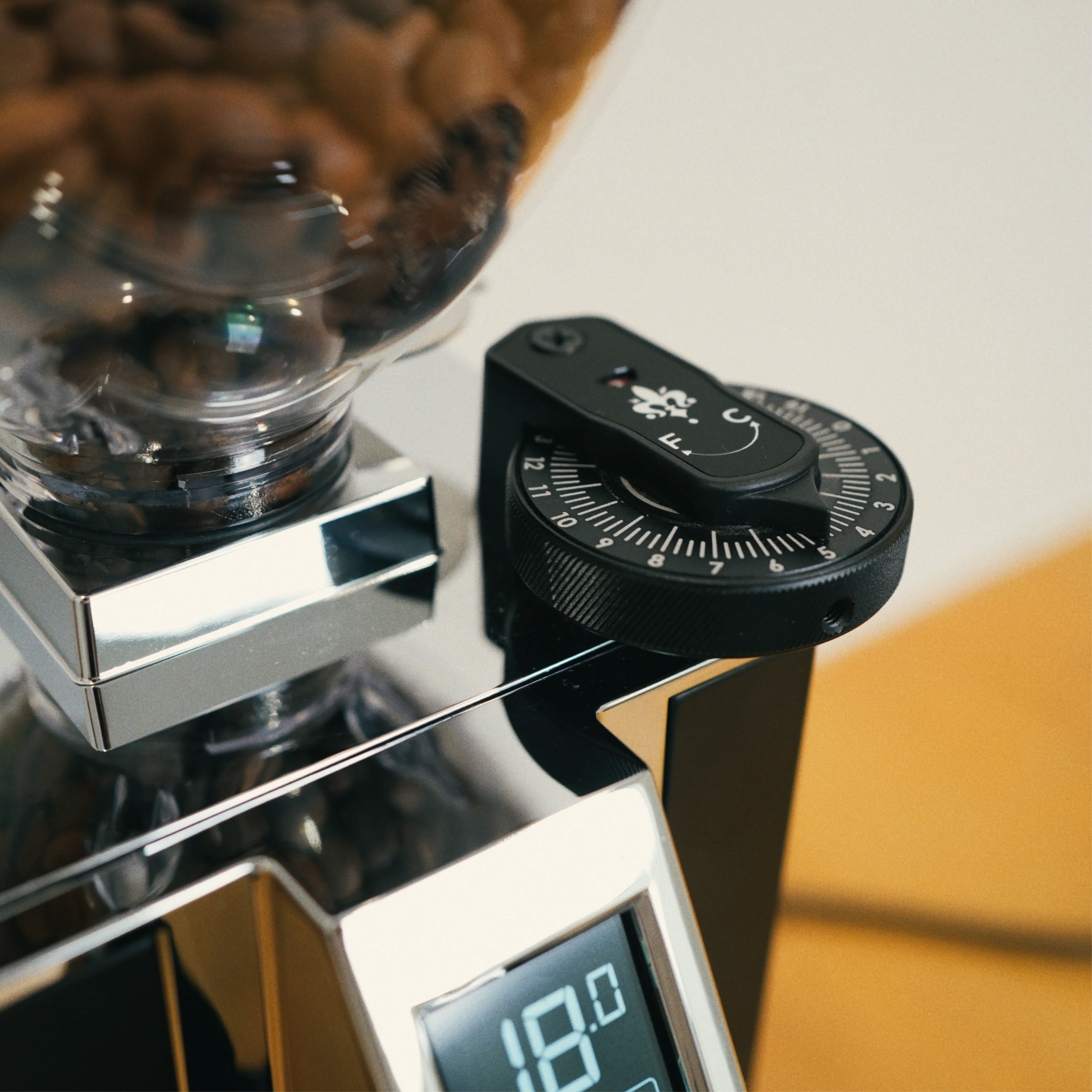 Eureka Mignon Libra AP 65 Coffee Grinder - Image 4